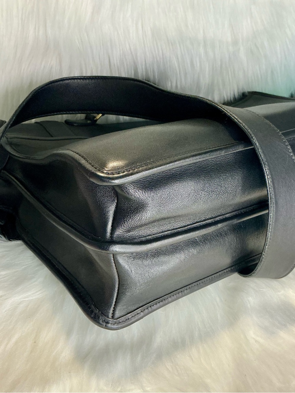 Black VTG Coach Leather Men's Messenger Bag - Classic Professional Carry - Picture 3 of 6